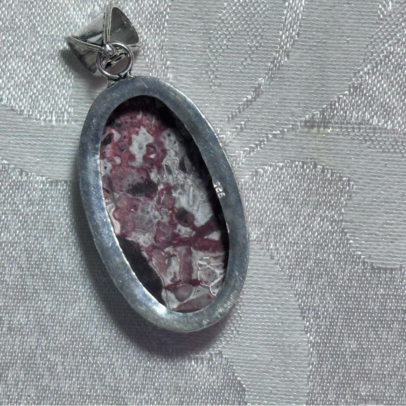 Unique CRAZY LACE AGATE Natural Organic Red and White Stone Pendant Necklace - Picture 10 of 11